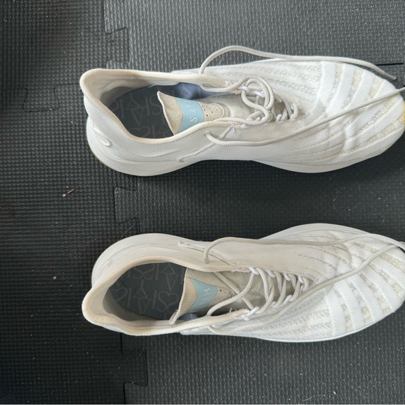 Saysh One Sneakers - Picture 2 of 4